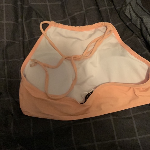 Bathing suit top, in good condition - Picture 2 of 2